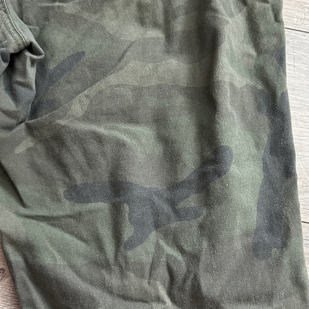 Hollister Light Green Camo Joggers - Picture 13 of 13